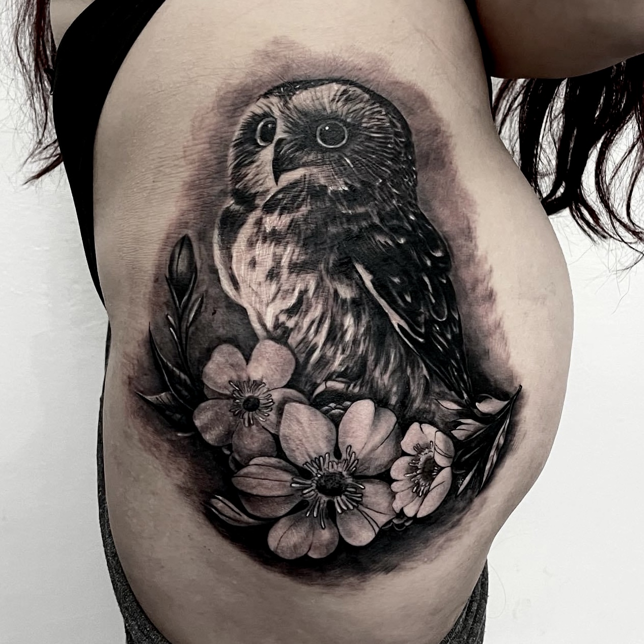 tatuaj bufnita cu flori, tatuaj fese, tatuaj fund, tatuaj mare, tatuaj alb negru