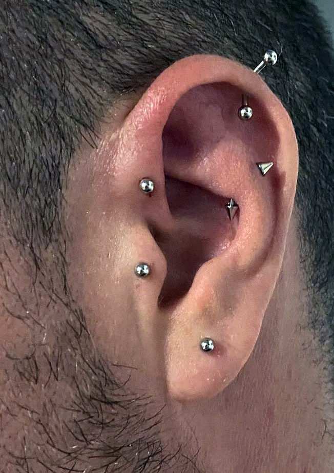 piercing in cartilaj